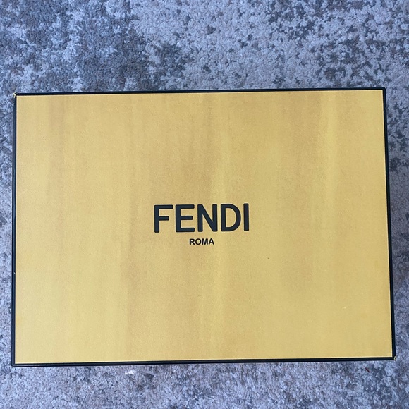 FENDI - Picture 2 of 14